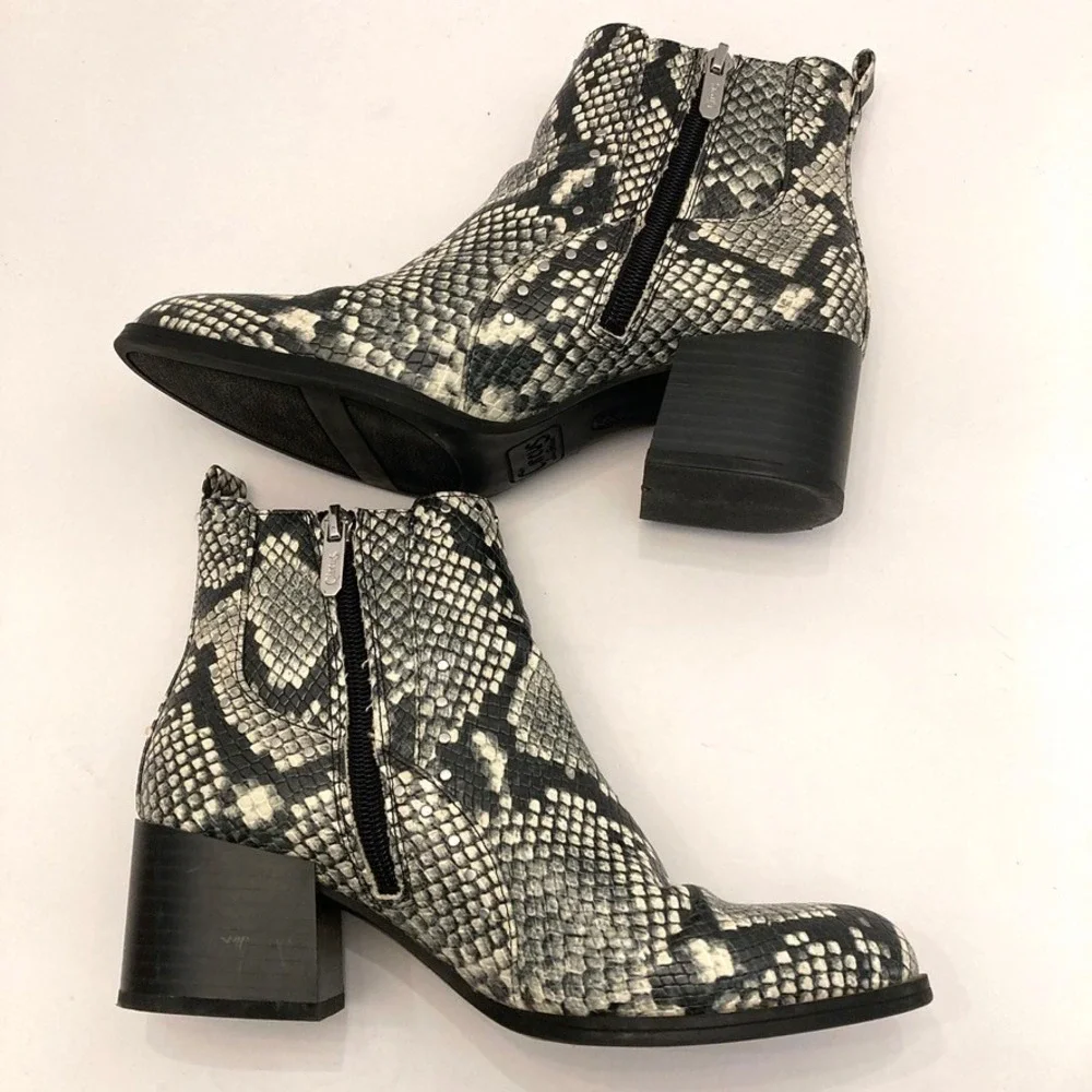 Circus by‎ Sam Edelman Jenna Boots Bootie Snake Faux Leather Studded Womens 6.5